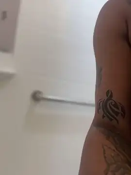 Snapshot of PrettyGal_Tingz chatting on February 4, 2025, 4:59 am PrettyGal Tingz online show from February 4, 2025, 4:59 am