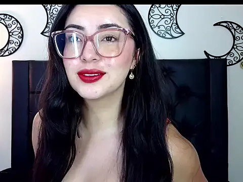 EvoletFMK online show from December 18, 2025, 5:39 pm