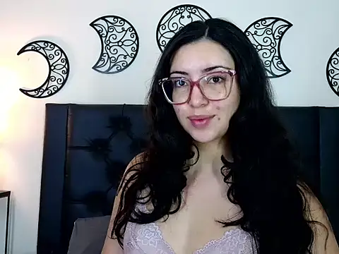 Snapshot of EvoletFMK chatting on December 3, 2025, 11:31 am EvoletFMK online show from December 3, 2025, 11:31 am