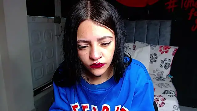 Violettasquirt online show from March 30, 2026, 1:23 pm