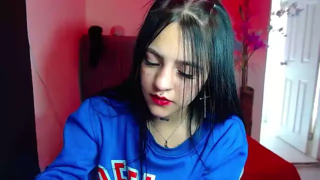 Violettasquirt online show from September 12, 2025, 3:01 pm