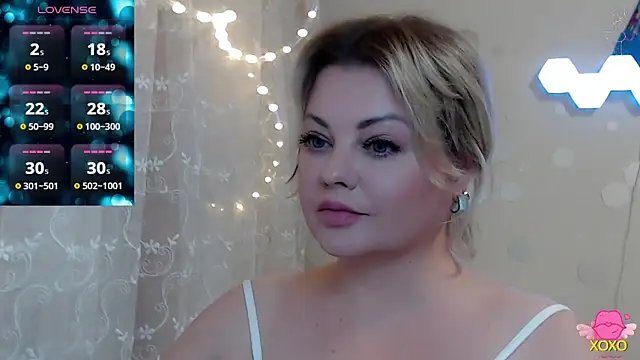 JewellKiss7 online show from May 27, 2026, 4:58 pm