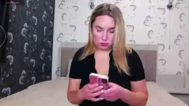 Snapshot of KisssAmmeli chatting on November 14, 2025, 9:35 am KisssAmmeli online show from November 14, 2025, 9:35 am