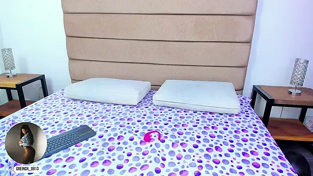 Snapshot of sally_rosses chatting on November 18, 2025, 12:30 pm sally rosses online show from November 18, 2025, 12:30 pm