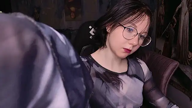 NancyMartinez online show from November 15, 2025, 5:11 am