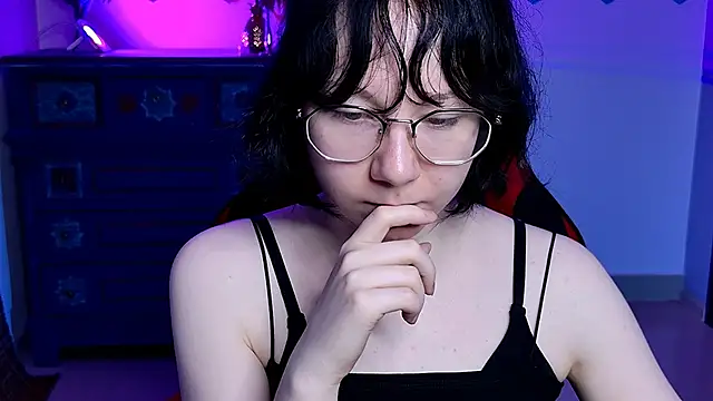 NancyMartinez online show from October 28, 2025, 5:08 am