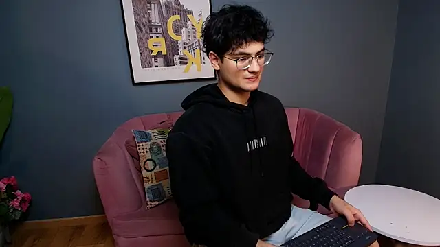 Snapshot of Mark_Evans1_ chatting on March 12, 2025, 7:36 pm Mark Evans1 online show from March 12, 2025, 7:36 pm