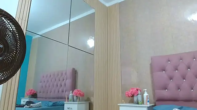 Snapshot of Luciana_Hardman chatting on February 7, 2025, 7:27 pm Luciana Hardman online show from February 7, 2025, 7:27 pm