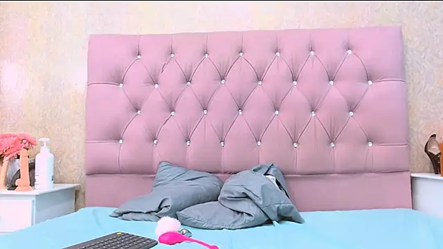 Snapshot of Luciana_Hardman chatting on February 12, 2025, 10:37 pm Luciana Hardman online show from February 12, 2025, 10:37 pm