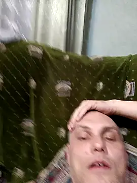 Snapshot of Pineapple04 chatting on November 12, 2025, 7:29 pm Pineapple04 online show from November 12, 2025, 7:29 pm