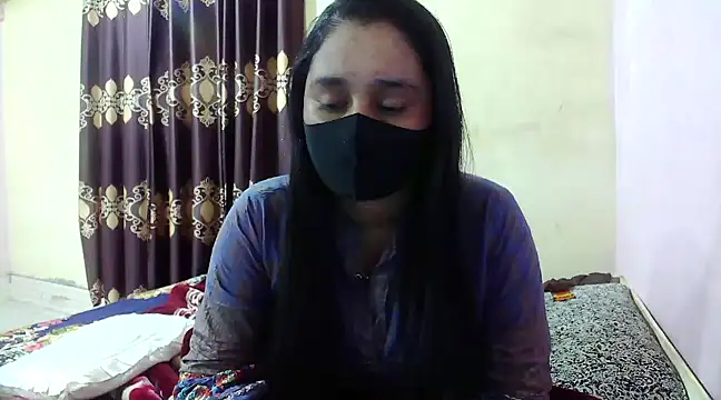 LovelyRose69 online show from December 18, 2024, 2:17 pm