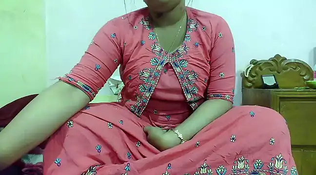 LovelyRose69 online show from December 6, 2024, 3:17 pm