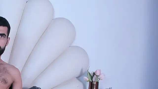 Ethan  Walker online show from October 26, 2025, 12:27 pm