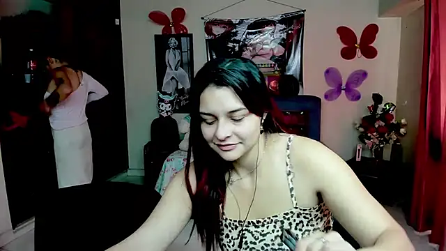 Snapshot of jeyloveebony chatting on November 26, 2025, 1:33 pm jeyloveebony online show from November 26, 2025, 1:33 pm