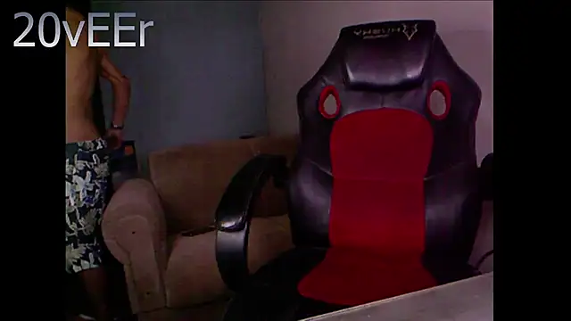 Snapshot of 20vEEr chatting on November 14, 2025, 8:45 pm 20vEEr online show from November 14, 2025, 8:45 pm