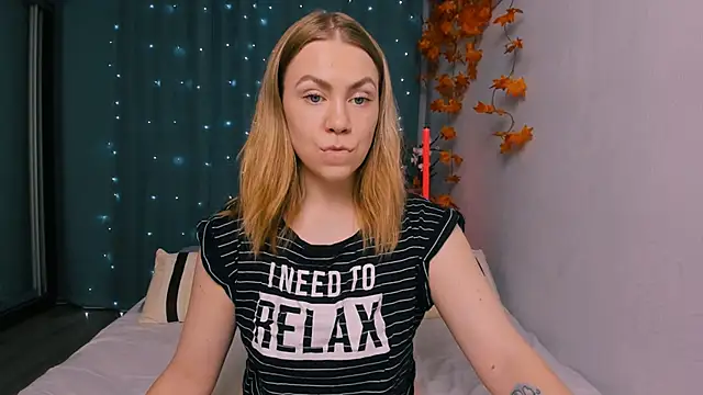 Snapshot of InsatiableFoxX chatting on November 2, 2025, 6:57 pm InsatiableFoxX online show from November 2, 2025, 6:57 pm