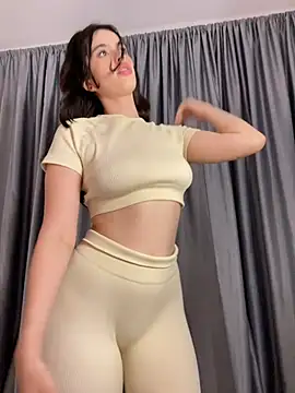 Snapshot of Mavi_Coless chatting on February 21, 2025, 5:02 am Mavi Coless online show from February 21, 2025, 5:02 am