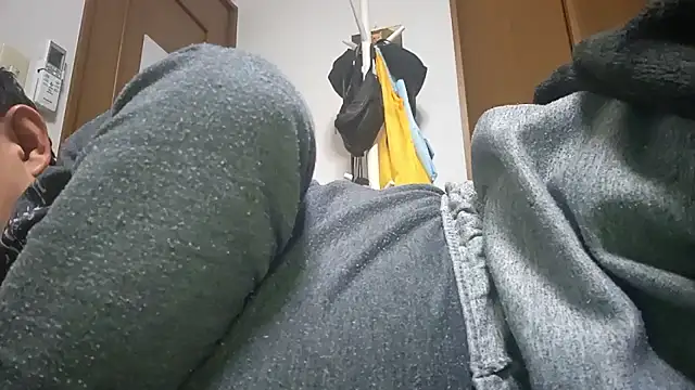 Snapshot of 07YUKIO chatting on November 13, 2025, 12:42 pm 07YUKIO online show from November 13, 2025, 12:42 pm