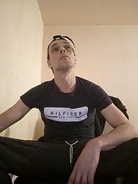 Snapshot of kx93 chatting on December 5, 2025, 8:50 pm kx93 online show from December 5, 2025, 8:50 pm