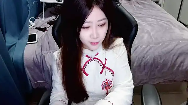 Snapshot of Angelababy001 chatting on January 5, 2025, 2:52 pm Angelababy001 online show from January 5, 2025, 2:52 pm