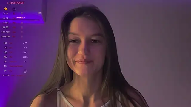 Snapshot of Alice__grace chatting on February 11, 2025, 4:13 pm Alice  grace online show from February 11, 2025, 4:13 pm