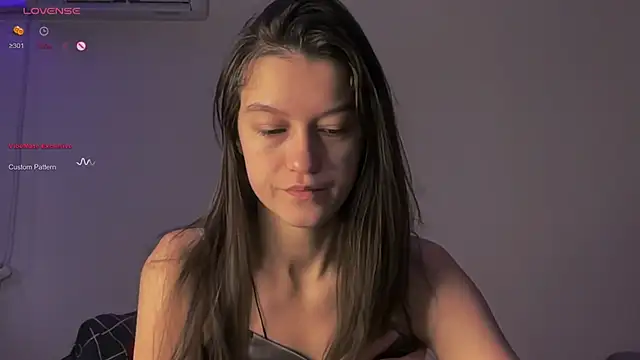 Snapshot of Alice__grace chatting on February 23, 2025, 2:46 pm Alice  grace online show from February 23, 2025, 2:46 pm