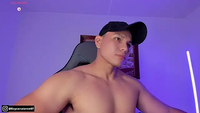 Snapshot of RoyConstance chatting on December 5, 2025, 1:27 am RoyConstance online show from December 5, 2025, 1:27 am