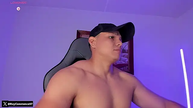 Snapshot of RoyConstance chatting on December 3, 2025, 4:35 am RoyConstance online show from December 3, 2025, 4:35 am