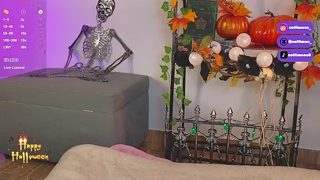 Soffimoon  online show from October 29, 2025, 1:26 am