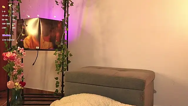 Soffimoon  online show from March 21, 2025, 2:18 am