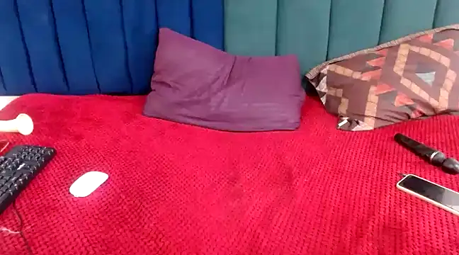 Hot-Assy online show from February 3, 2025, 2:24 pm