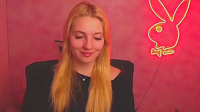 Snapshot of Milka_kiss_ chatting on March 22, 2025, 12:35 pm Milka kiss online show from March 22, 2025, 12:35 pm