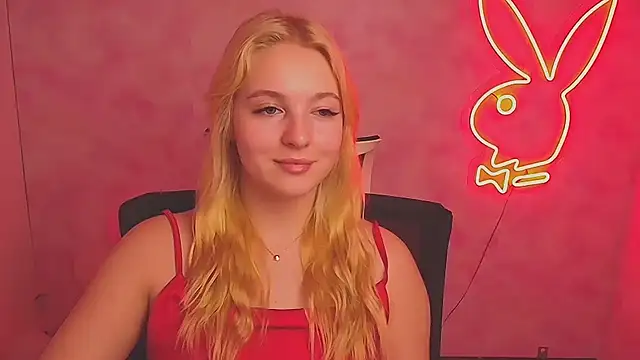 Snapshot of Milka_kiss_ chatting on March 14, 2025, 10:07 am Milka kiss online show from March 14, 2025, 10:07 am