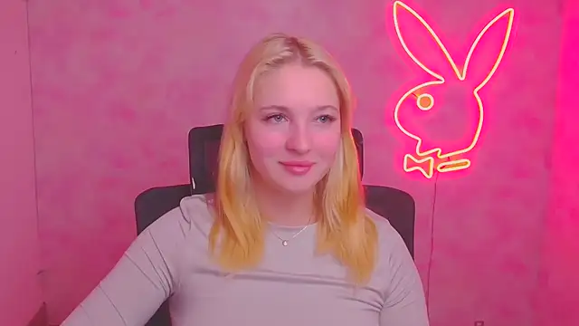 Snapshot of Milka_kiss_ chatting on October 8, 2025, 5:42 am Milka kiss online show from October 8, 2025, 5:42 am