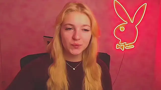 Snapshot of Milka_kiss_ chatting on March 15, 2025, 6:58 am Milka kiss online show from March 15, 2025, 6:58 am