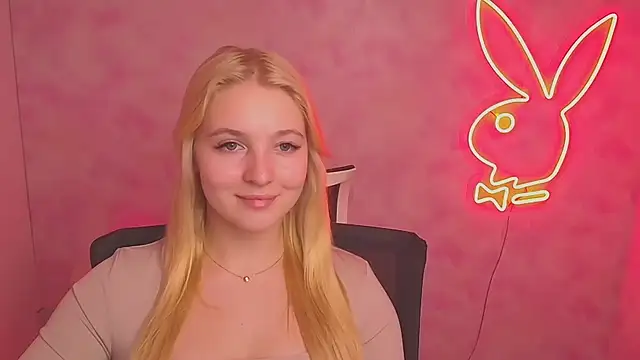 Snapshot of Milka_kiss_ chatting on March 7, 2025, 3:39 pm Milka kiss online show from March 7, 2025, 3:39 pm