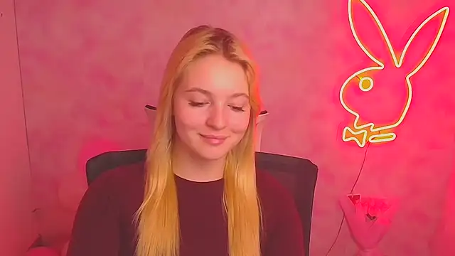 Snapshot of Milka_kiss_ chatting on March 1, 2025, 4:11 pm Milka kiss online show from March 1, 2025, 4:11 pm