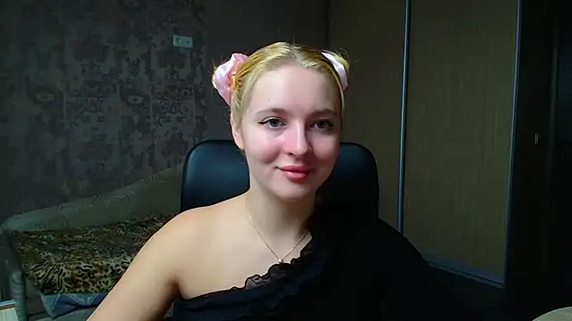 Snapshot of Milka_kiss_ chatting on December 5, 2025, 11:31 am Milka kiss online show from December 5, 2025, 11:31 am