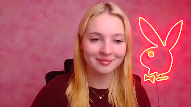 Snapshot of Milka_kiss_ chatting on October 21, 2025, 12:26 pm Milka kiss online show from October 21, 2025, 12:26 pm