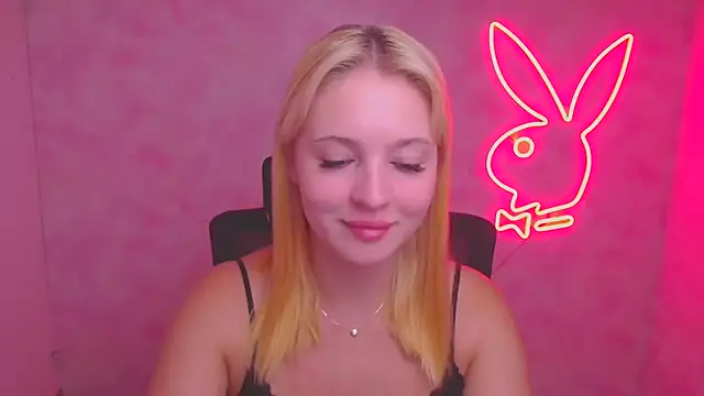 Snapshot of Milka_kiss_ chatting on September 11, 2025, 11:21 am Milka kiss online show from September 11, 2025, 11:21 am