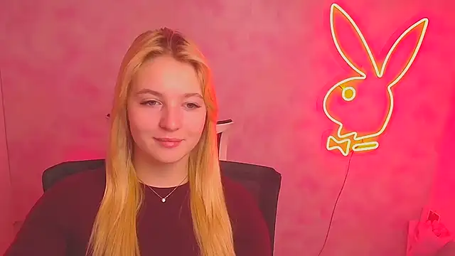 Snapshot of Milka_kiss_ chatting on March 1, 2025, 12:56 pm Milka kiss online show from March 1, 2025, 12:56 pm