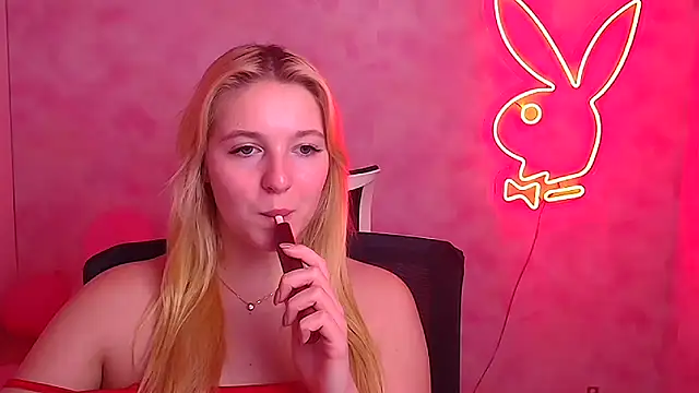 Snapshot of Milka_kiss_ chatting on February 22, 2025, 3:58 pm Milka kiss online show from February 22, 2025, 3:58 pm