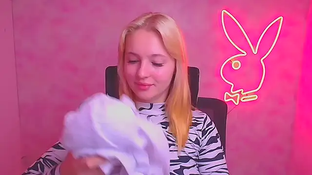 Snapshot of Milka_kiss_ chatting on September 22, 2025, 5:46 am Milka kiss online show from September 22, 2025, 5:46 am