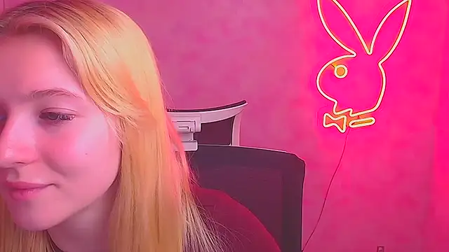 Snapshot of Milka_kiss_ chatting on February 24, 2025, 3:53 pm Milka kiss online show from February 24, 2025, 3:53 pm