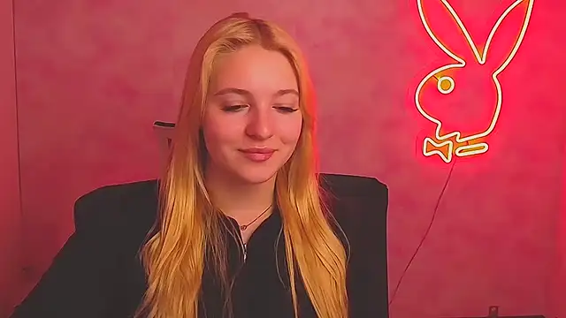 Snapshot of Milka_kiss_ chatting on March 21, 2025, 10:39 am Milka kiss online show from March 21, 2025, 10:39 am