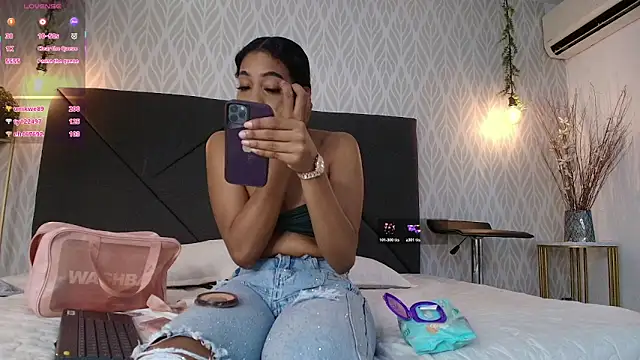 Snapshot of flavia_cruz chatting on November 30, 2025, 7:14 pm flavia cruz online show from November 30, 2025, 7:14 pm