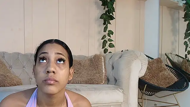 Snapshot of flavia_cruz chatting on December 4, 2025, 7:02 pm flavia cruz online show from December 4, 2025, 7:02 pm