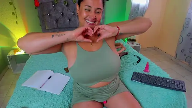 MirandaDream2 online show from April 4, 2026, 6:25 pm