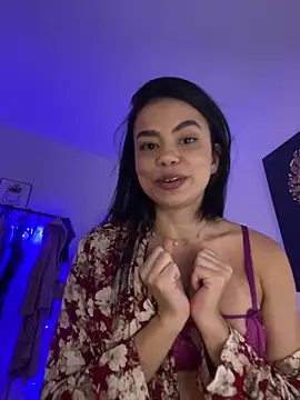 Snapshot of GrlAlice chatting on December 13, 2024, 12:20 am GrlAlice online show from December 13, 2024, 12:20 am