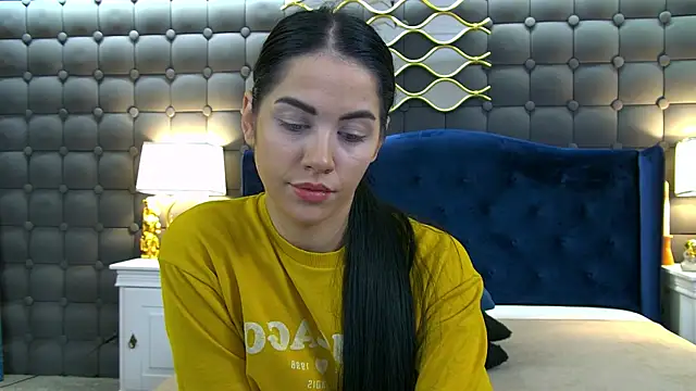 Snapshot of LeyaCass chatting on November 30, 2025, 3:40 am LeyaCass online show from November 30, 2025, 3:40 am